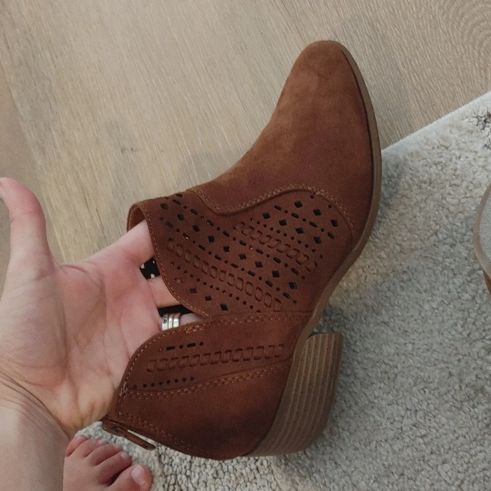 Booties - Picture 3 of 4